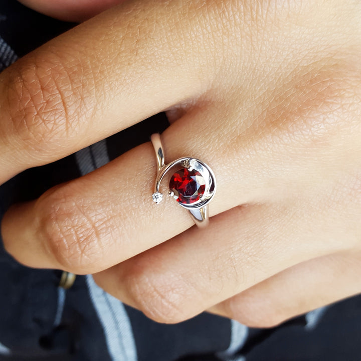 Shooting Star Silver Garnet Ring