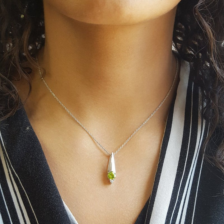 Arizona Peridot Silver Jewelry Linear Edge Peridot Pendant