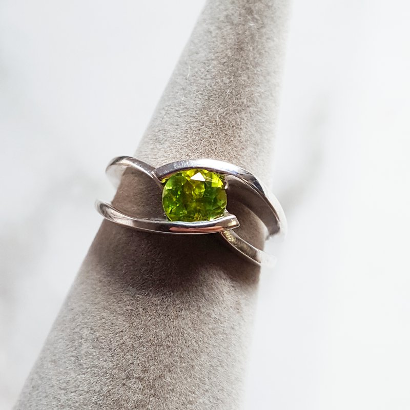 Arizona Peridot Silver Jewelry Peridot Double Curve Ring 370224